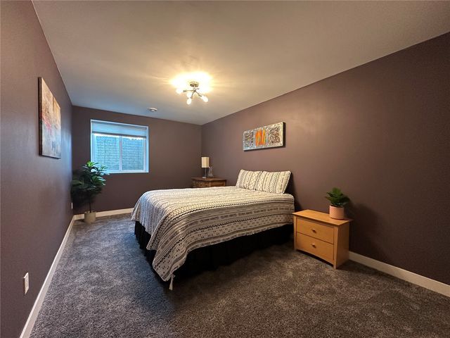 3917 Pikeview Drive, Center Point, IA 52213