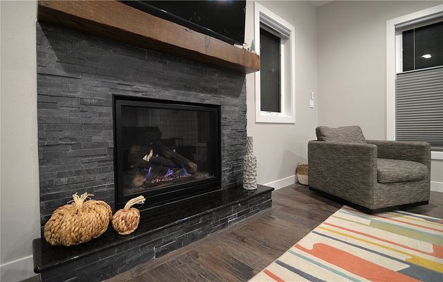 3917 Pikeview Drive, Center Point, IA 52213