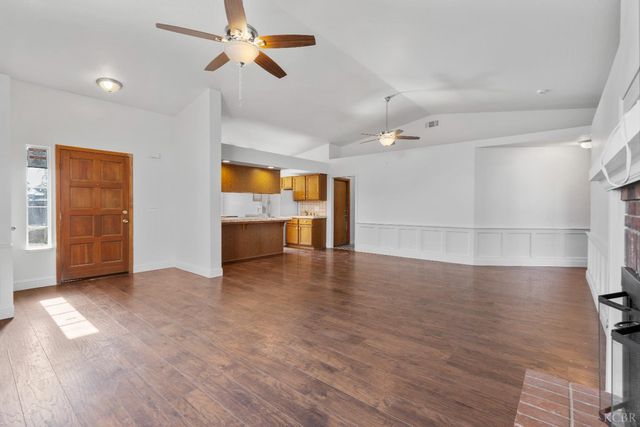 2166 Fernwood Drive, Hanford, CA 93230