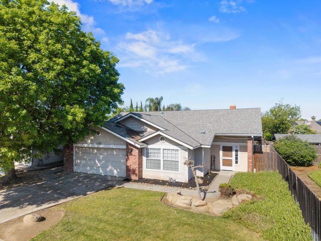 2166 Fernwood Drive, Hanford, CA 93230