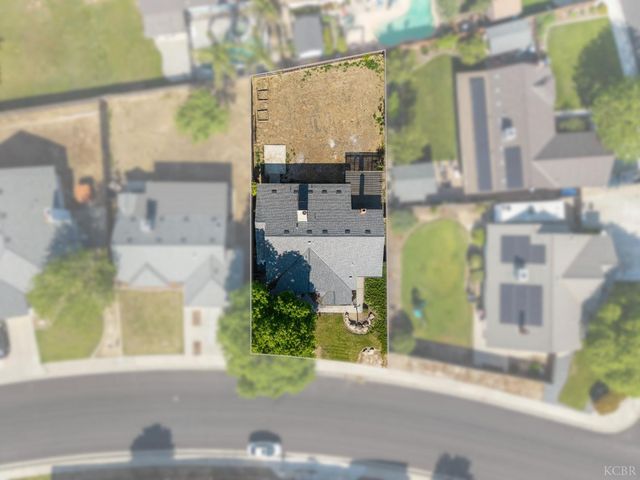 2166 Fernwood Drive, Hanford, CA 93230