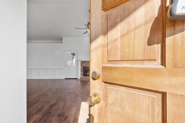2166 Fernwood Drive, Hanford, CA 93230