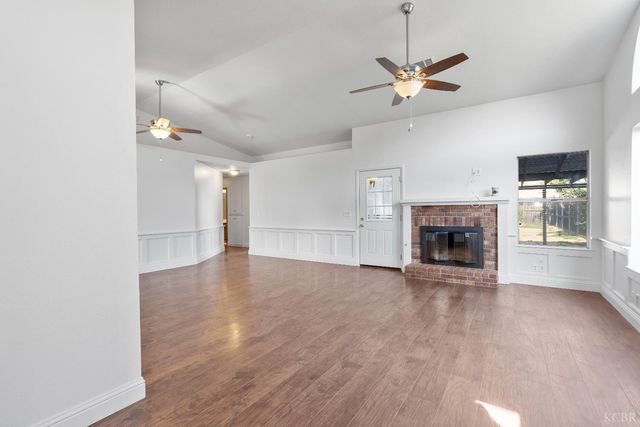 2166 Fernwood Drive, Hanford, CA 93230