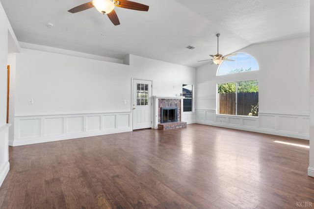 2166 Fernwood Drive, Hanford, CA 93230