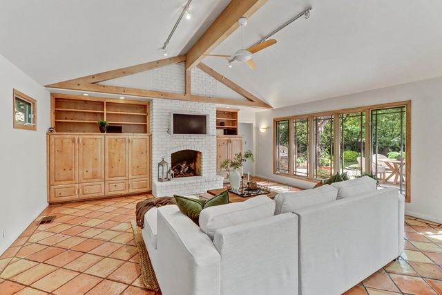 250 Baldwin Way, Sacramento, CA 95864