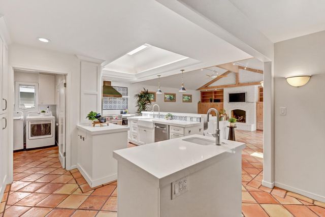 250 Baldwin Way, Sacramento, CA 95864