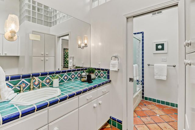 250 Baldwin Way, Sacramento, CA 95864