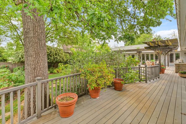 250 Baldwin Way, Sacramento, CA 95864