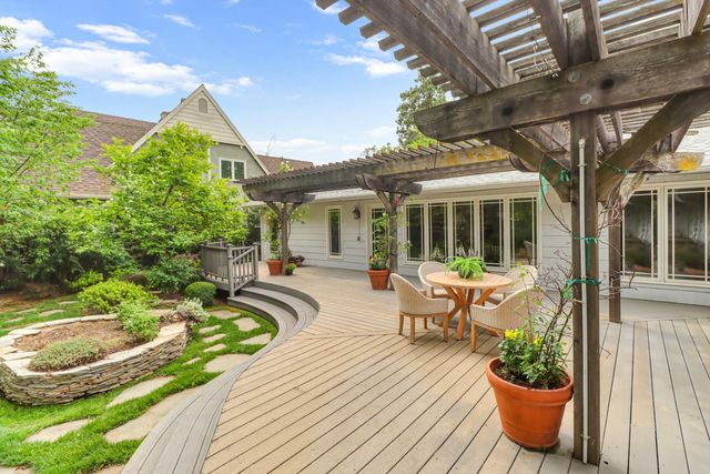 250 Baldwin Way, Sacramento, CA 95864