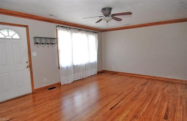 1751 Fontainebleau CRES, Norfolk, VA 23509