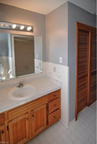 1751 Fontainebleau CRES, Norfolk, VA 23509