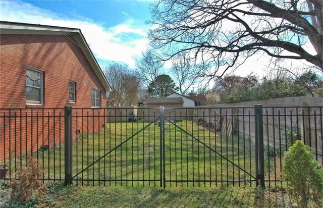 1751 Fontainebleau CRES, Norfolk, VA 23509