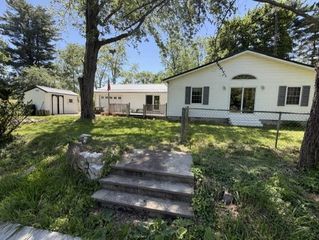 11975 E 565 N, Orland, IN 46776