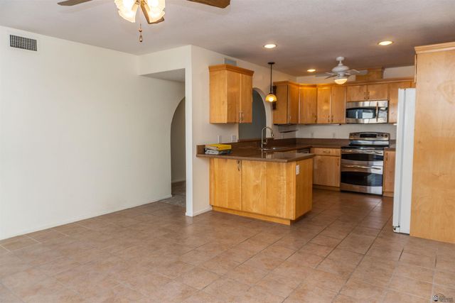 412 W 37 St, Yuma, AZ 85365