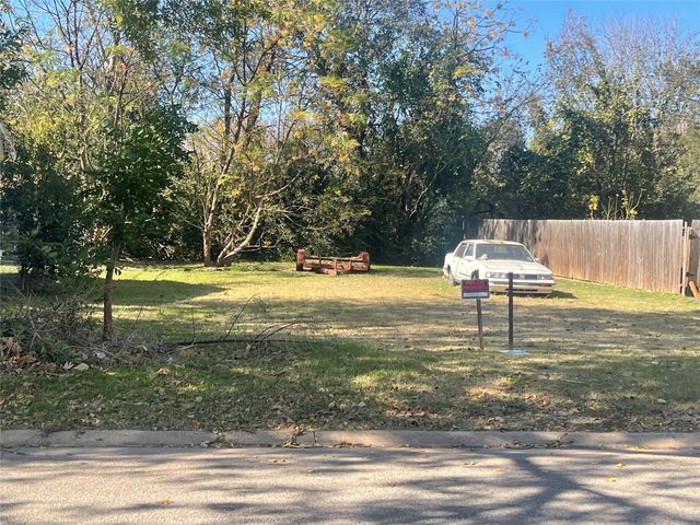 114 & 116 Flowers Street, Waxahachie, TX 75165