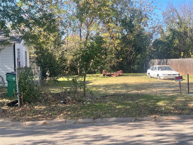 114 & 116 Flowers Street, Waxahachie, TX 75165