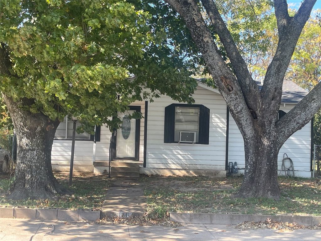 114 & 116 Flowers Street, Waxahachie, TX 75165