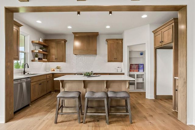 15586 W 168th Terrace, Olathe, KS 66062