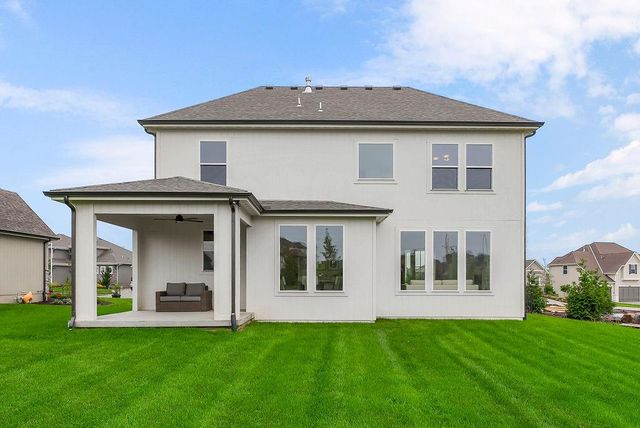 15586 W 168th Terrace, Olathe, KS 66062