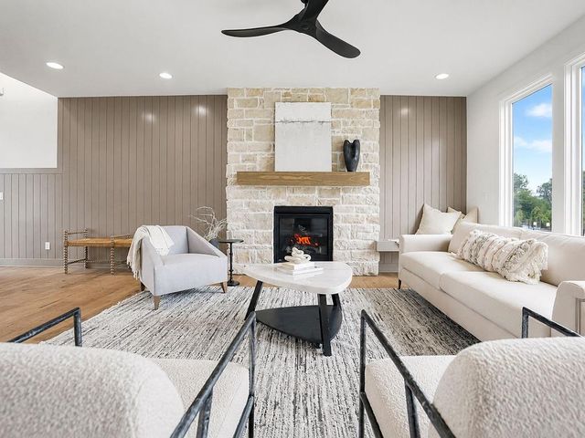 15586 W 168th Terrace, Olathe, KS 66062