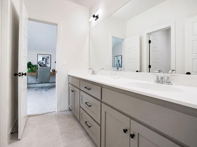 15586 W 168th Terrace, Olathe, KS 66062