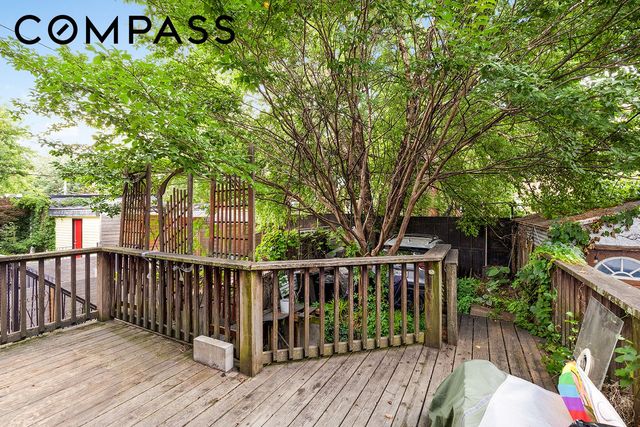90 Pioneer Street, New York City, NY 11231