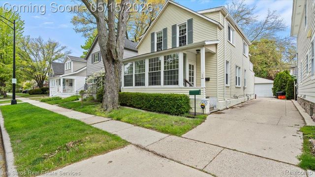 124 Muir Road, Grosse Pointe Farms, MI 48236