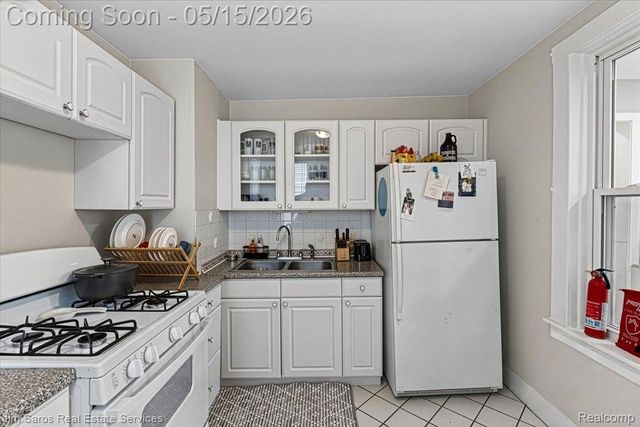 124 Muir Road, Grosse Pointe Farms, MI 48236