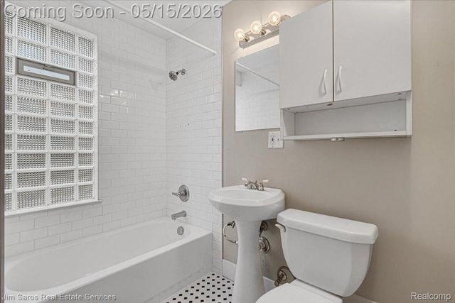 124 Muir Road, Grosse Pointe Farms, MI 48236