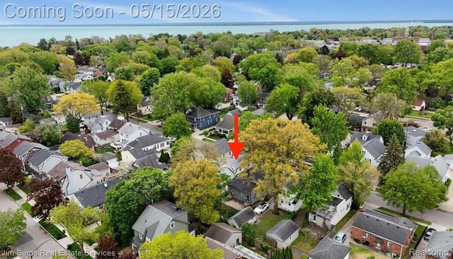 124 Muir Road, Grosse Pointe Farms, MI 48236