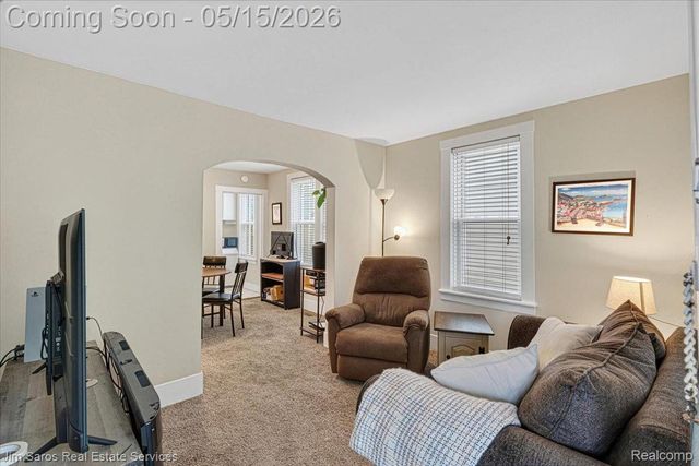 124 Muir Road, Grosse Pointe Farms, MI 48236