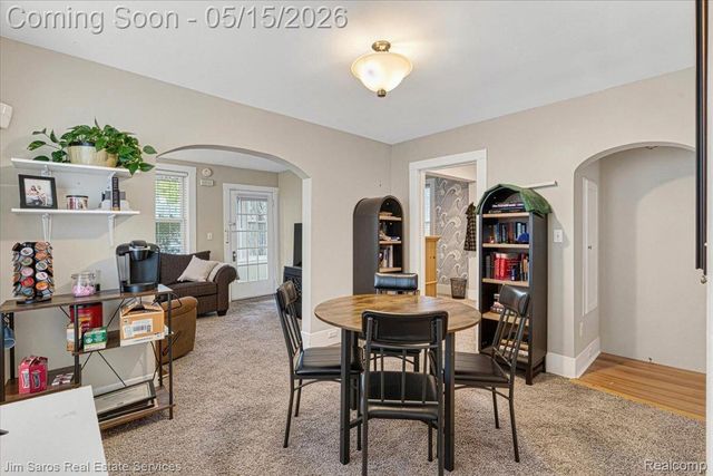 124 Muir Road, Grosse Pointe Farms, MI 48236