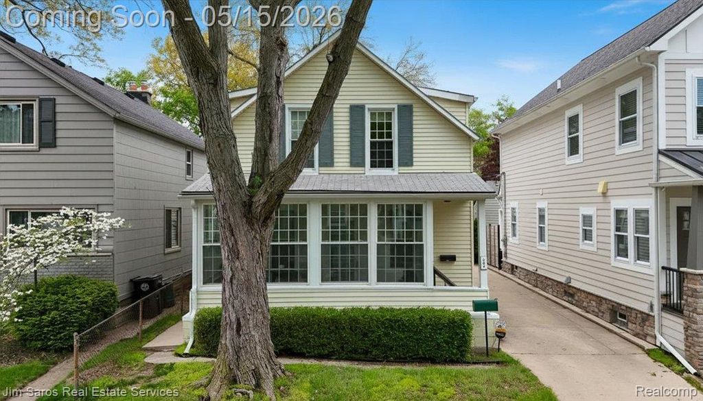 124 Muir Road, Grosse Pointe Farms, MI 48236