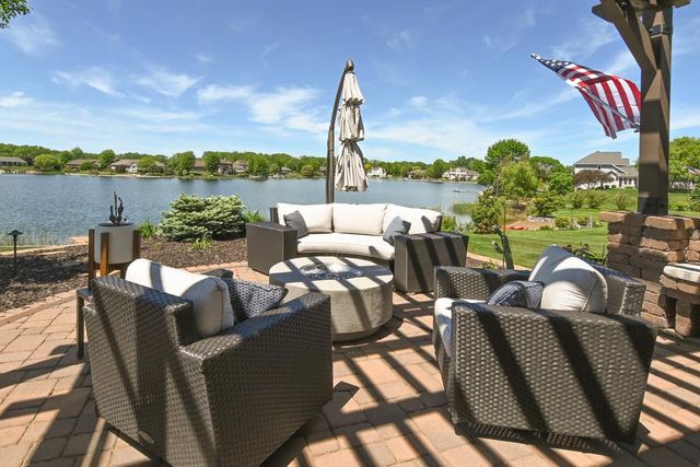 2949 SEAFARER WAY, Suamico, WI 54173