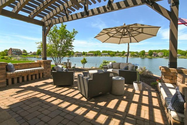 2949 SEAFARER WAY, Suamico, WI 54173