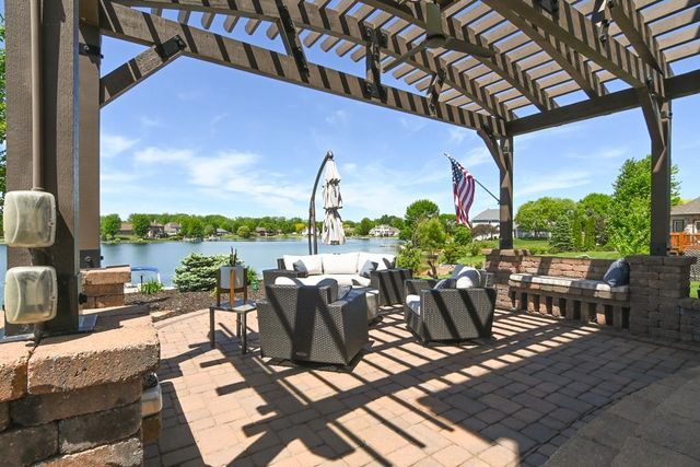 2949 SEAFARER WAY, Suamico, WI 54173