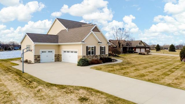 2949 SEAFARER WAY, Suamico, WI 54173