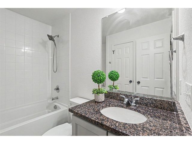 4403 N Picadilly Ct, Aurora, CO 80019