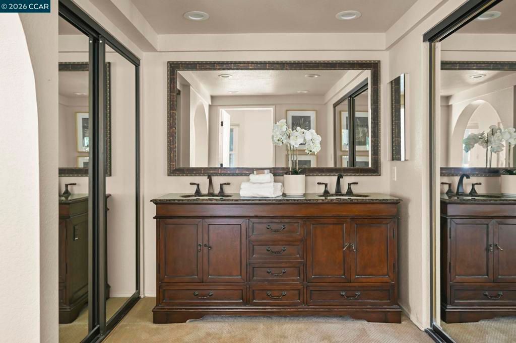 Image 19 of property listing at 900 Woodland Dr, San Ramon, CA 94582