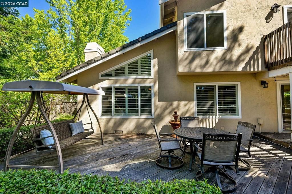 Image 30 of property listing at 900 Woodland Dr, San Ramon, CA 94582
