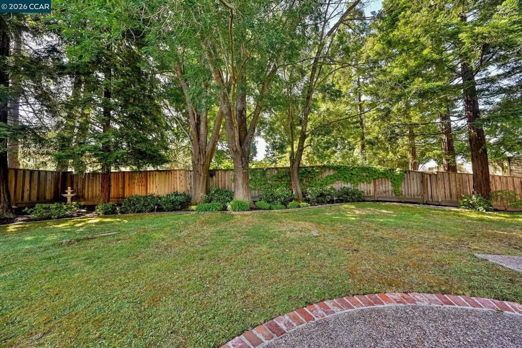 Image 32 of property listing at 900 Woodland Dr, San Ramon, CA 94582