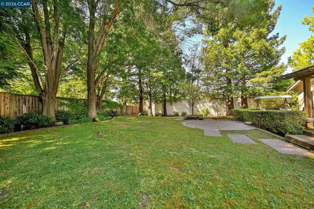 Image 35 of property listing at 900 Woodland Dr, San Ramon, CA 94582