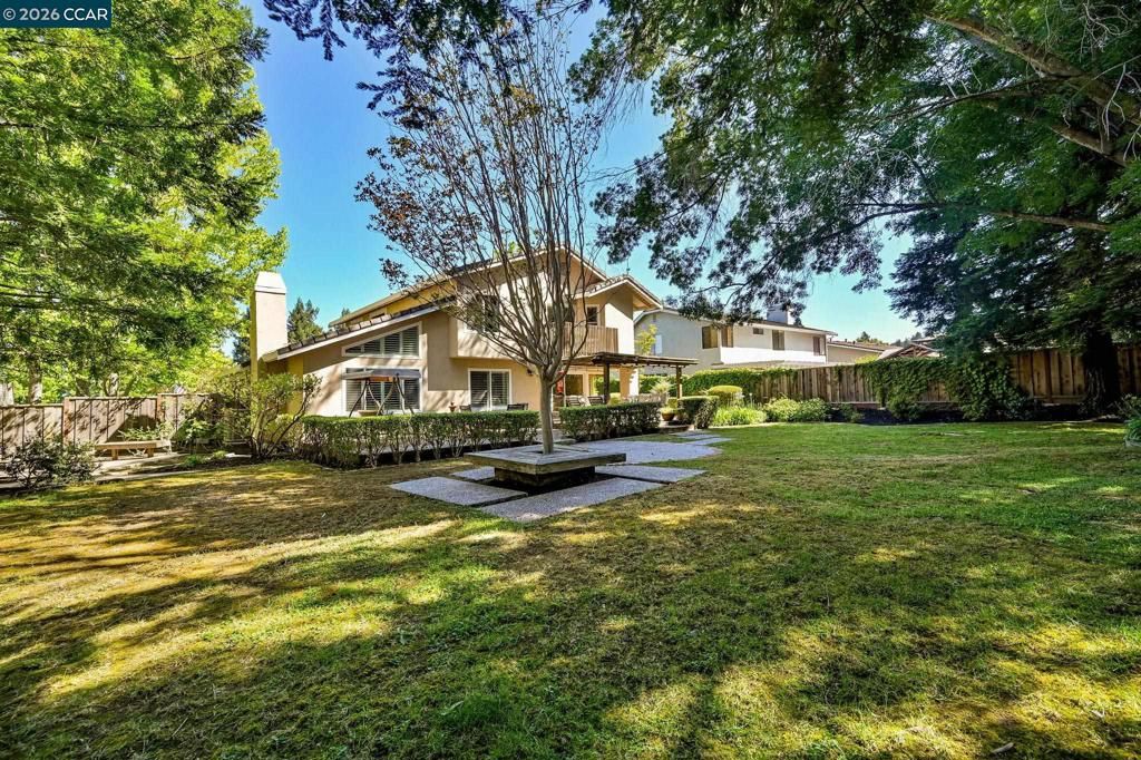 Image 36 of property listing at 900 Woodland Dr, San Ramon, CA 94582