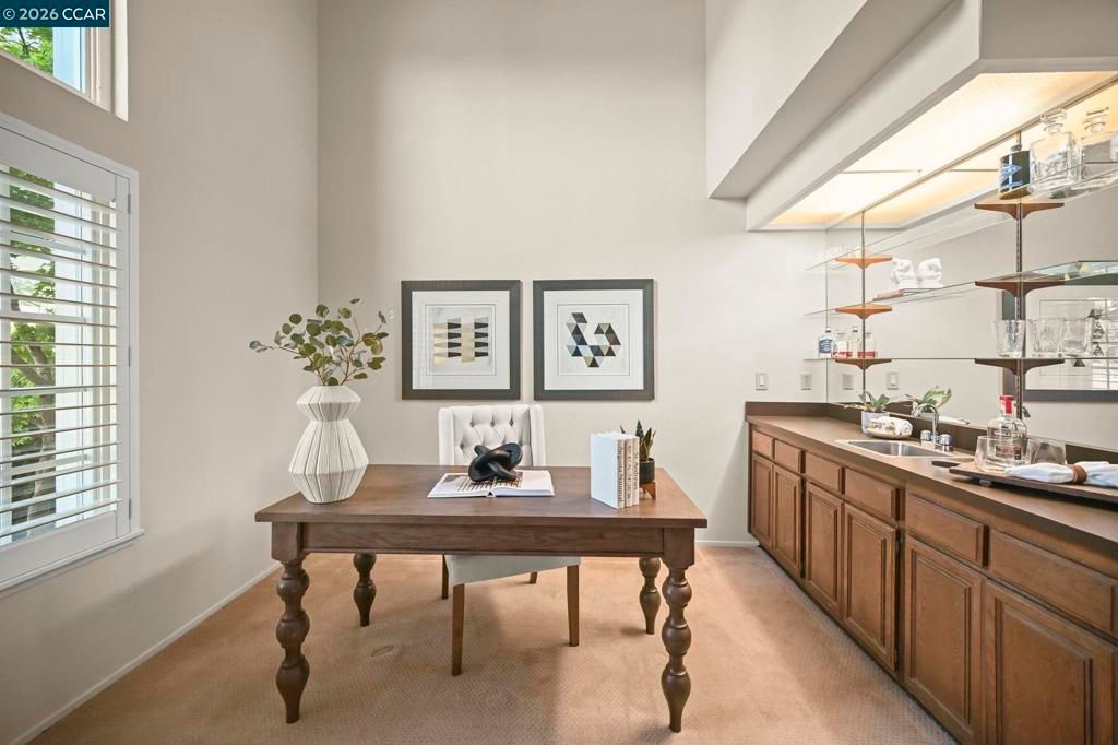 Image 9 of property listing at 900 Woodland Dr, San Ramon, CA 94582