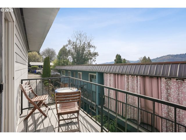 6919 N LEAVITT Ave B1, Portland, OR 97203