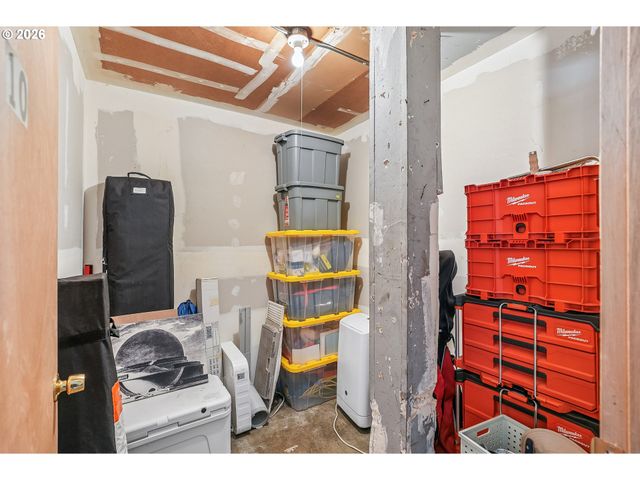 6919 N LEAVITT Ave B1, Portland, OR 97203