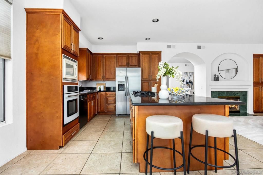 Image 7 of property listing at 12481 Cavallo St, San Diego, CA 92130