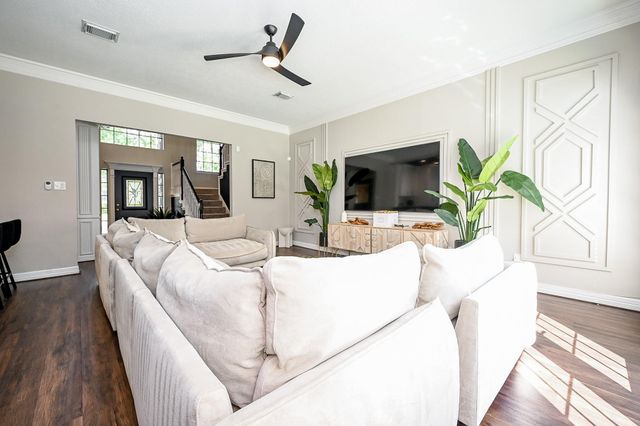 13606 Champions Centre Drive, Houston, TX 77069