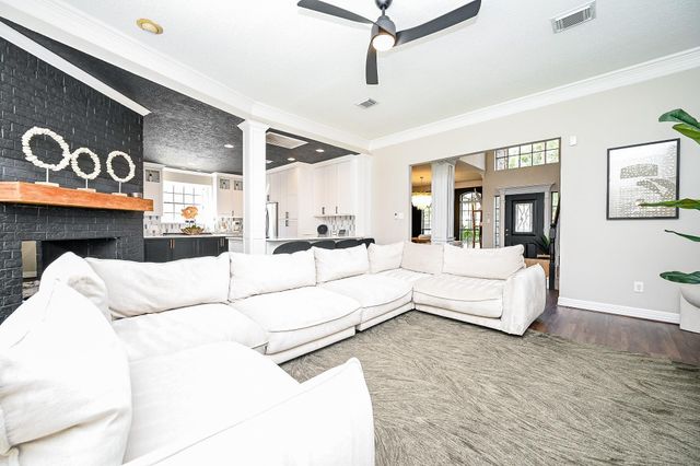 13606 Champions Centre Drive, Houston, TX 77069