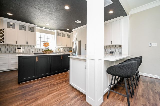 13606 Champions Centre Drive, Houston, TX 77069